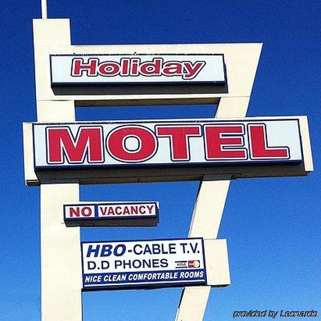 - Motel 2*