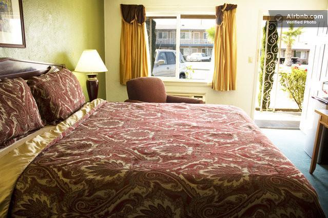 Motel -